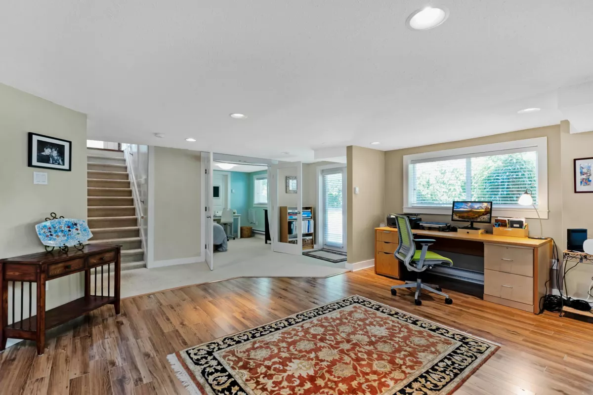 Front Yard Photo of 3420 Rockview Place, West Vancouver, BC