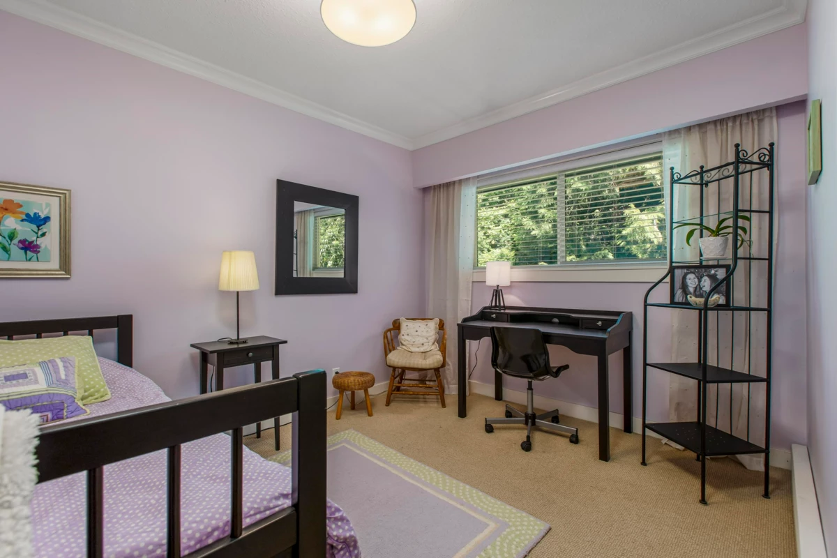 Hallway Photo of 3420 Rockview Place, West Vancouver, BC