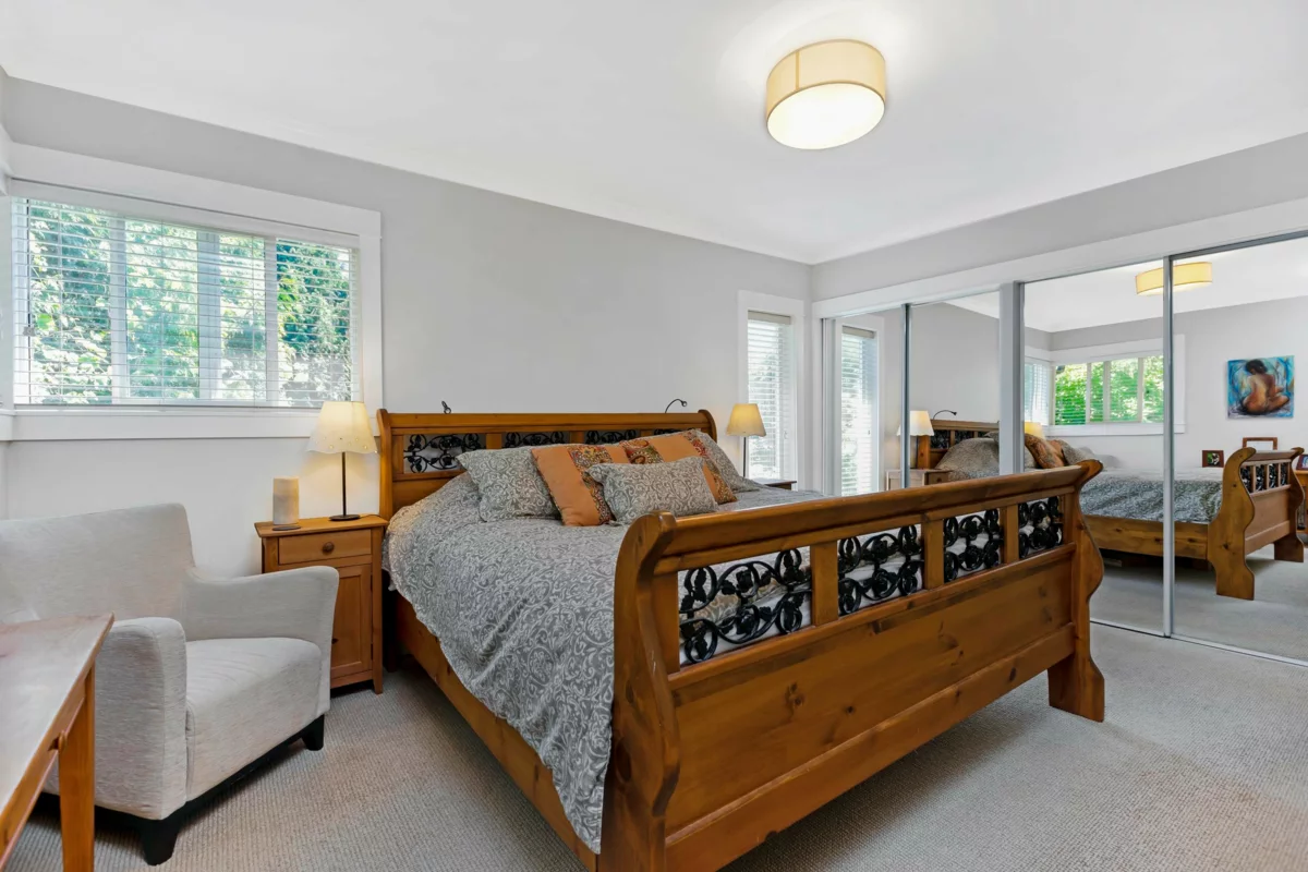 Laundry Room Photo of 3420 Rockview Place, West Vancouver, BC