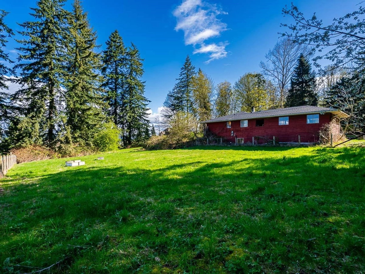 Mudroom Photo of 18495 Avenue, Surrey, BC