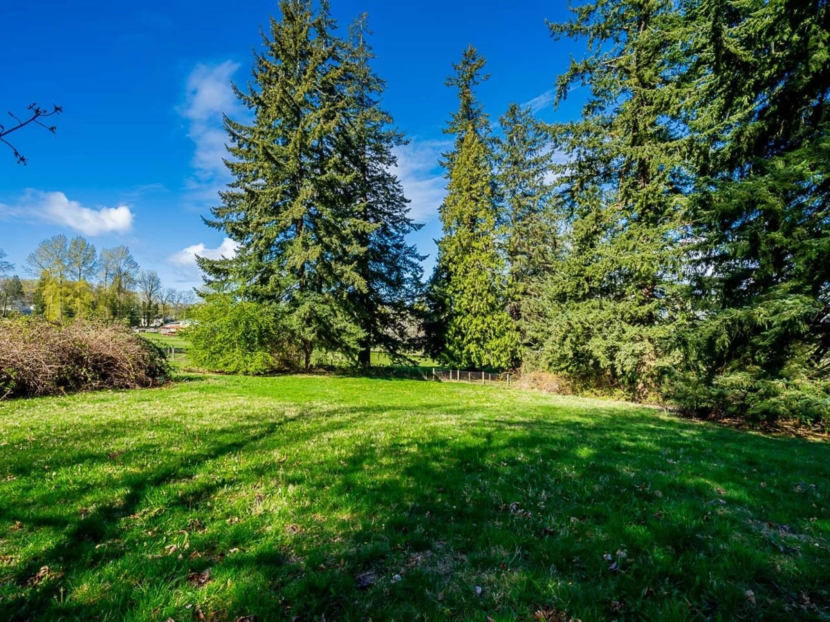 Outdoor Deck Photo of 18495 Avenue, Surrey, BC