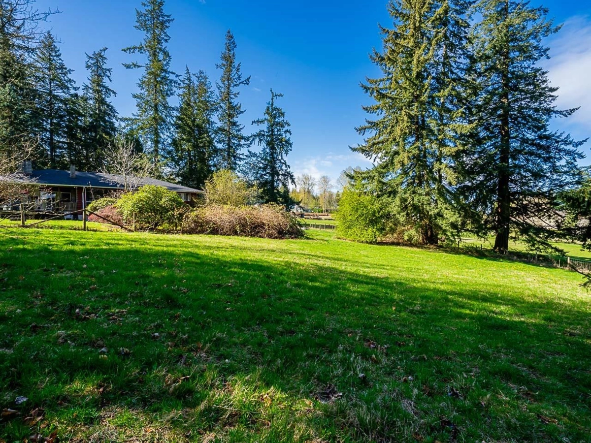 Outdoor Patio Photo of 18495 Avenue, Surrey, BC