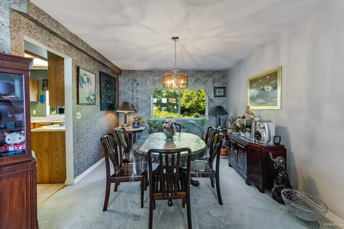 Breakfast Nook Photo of 1207 Durant Drive, Coquitlam, BC