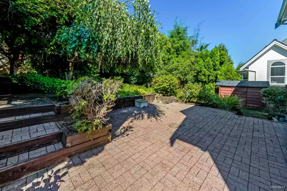Garden / Landscaping Photo of 1207 Durant Drive, Coquitlam, BC