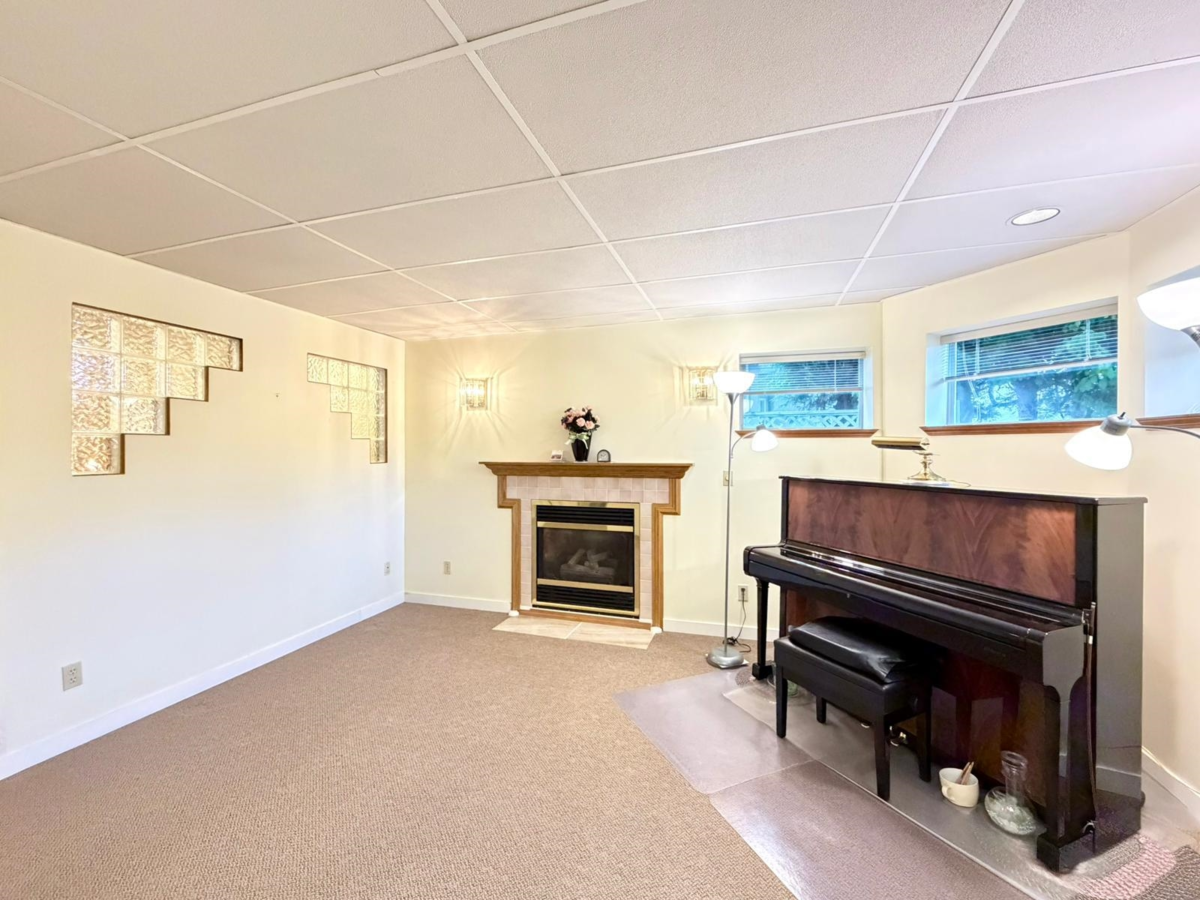 Hallway Photo of 1207 Durant Drive, Coquitlam, BC