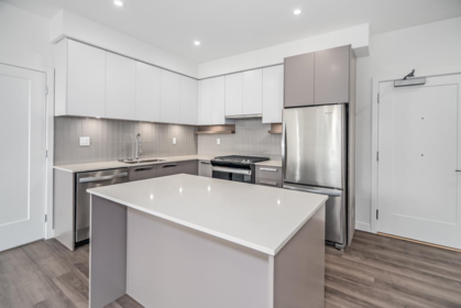 Kitchen Photo of 406 13788 76 Avenue, Surrey, BC