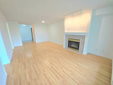 401 5899 Wilson Avenue, Burnaby, BC, Burnaby — Apartment/Condo for sale