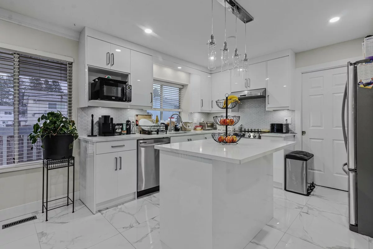 Living Room Photo of 32144 Ashcroft Drive, Abbotsford, BC