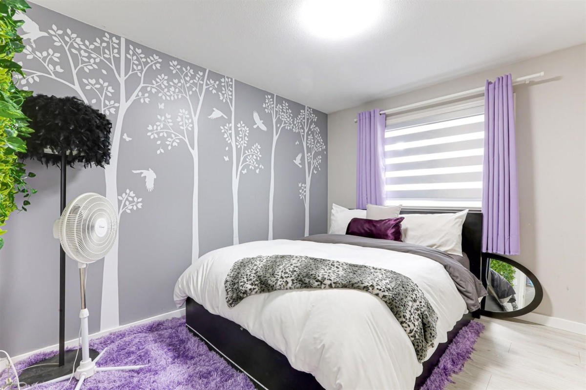 Laundry Room Photo of 18260 69 Avenue, Surrey, BC