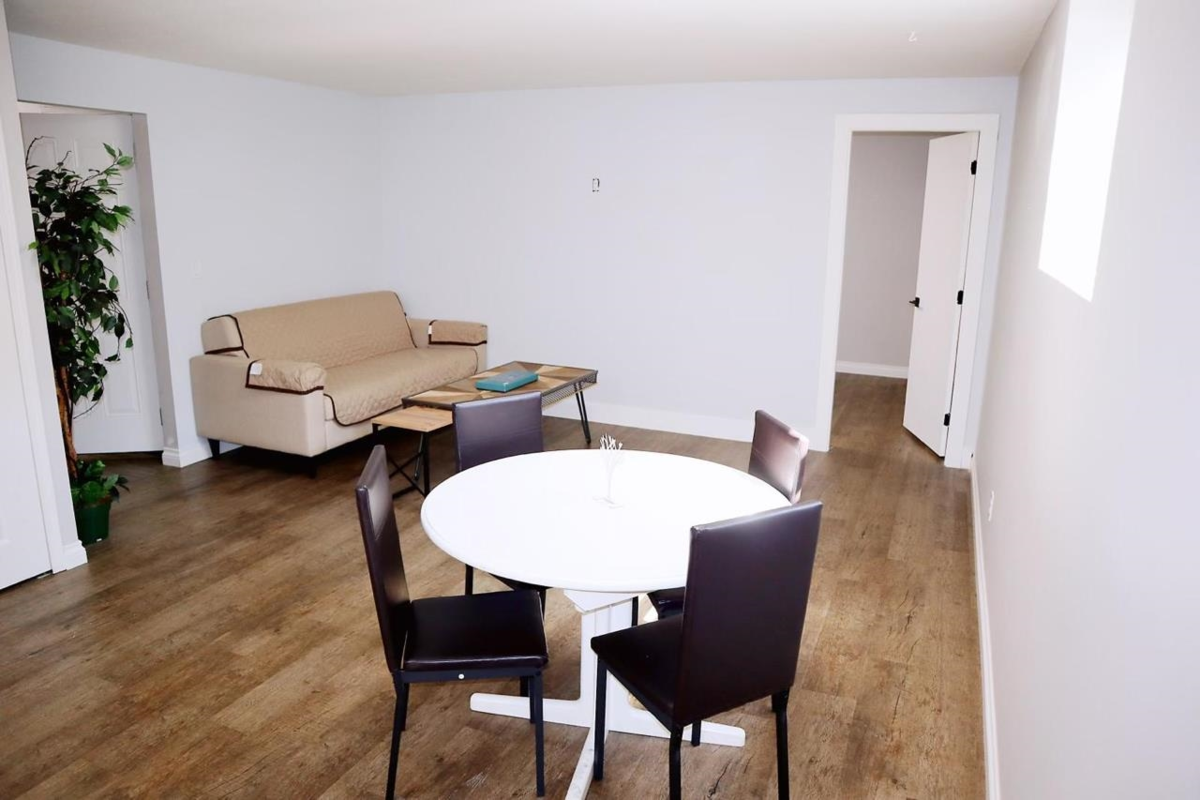 Staircase Photo of 18260 69 Avenue, Surrey, BC