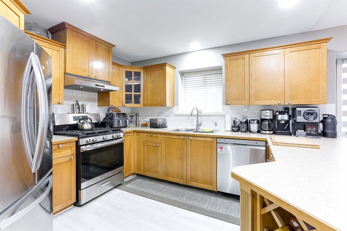 Walk-In Closet Photo of 18260 69 Avenue, Surrey, BC