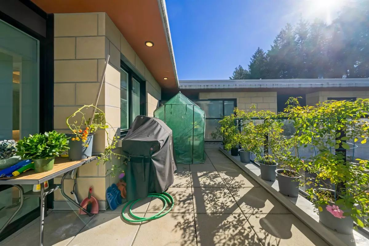 Backyard Photo of 5336 University Boulevard, Vancouver, BC