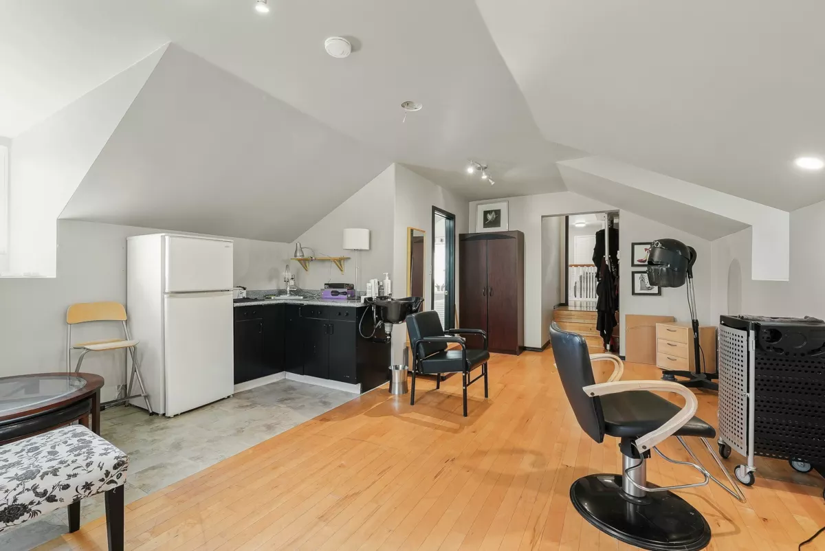 Basement Recreation Room Photo of 18152 58 Avenue, Surrey, BC