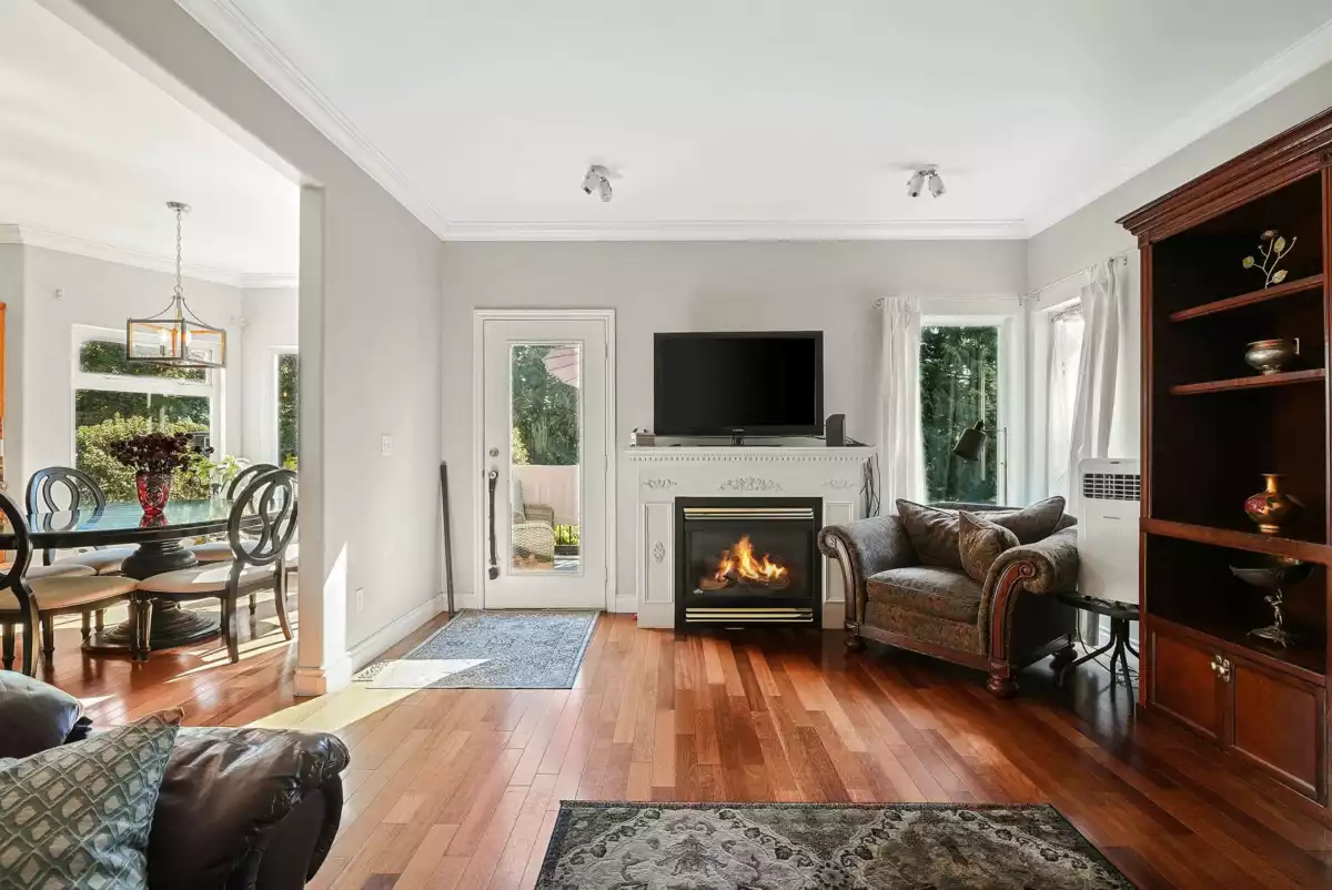Dining Area Photo of 18152 58 Avenue, Surrey, BC