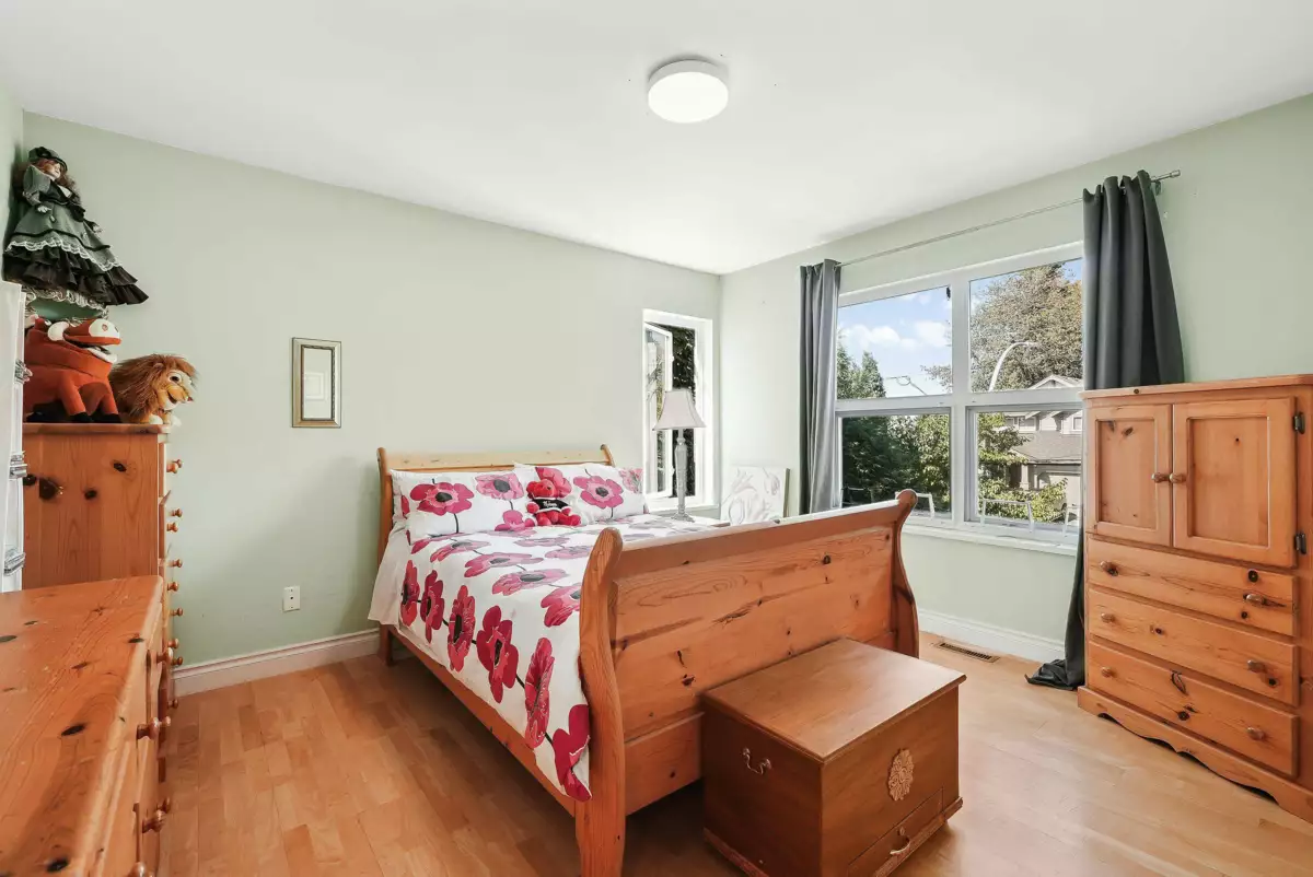 Guest Bathroom Photo of 18152 58 Avenue, Surrey, BC