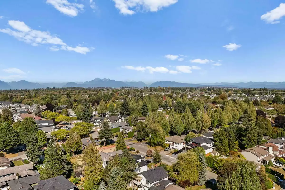 Hot Tub / Spa Photo of 18152 58 Avenue, Surrey, BC