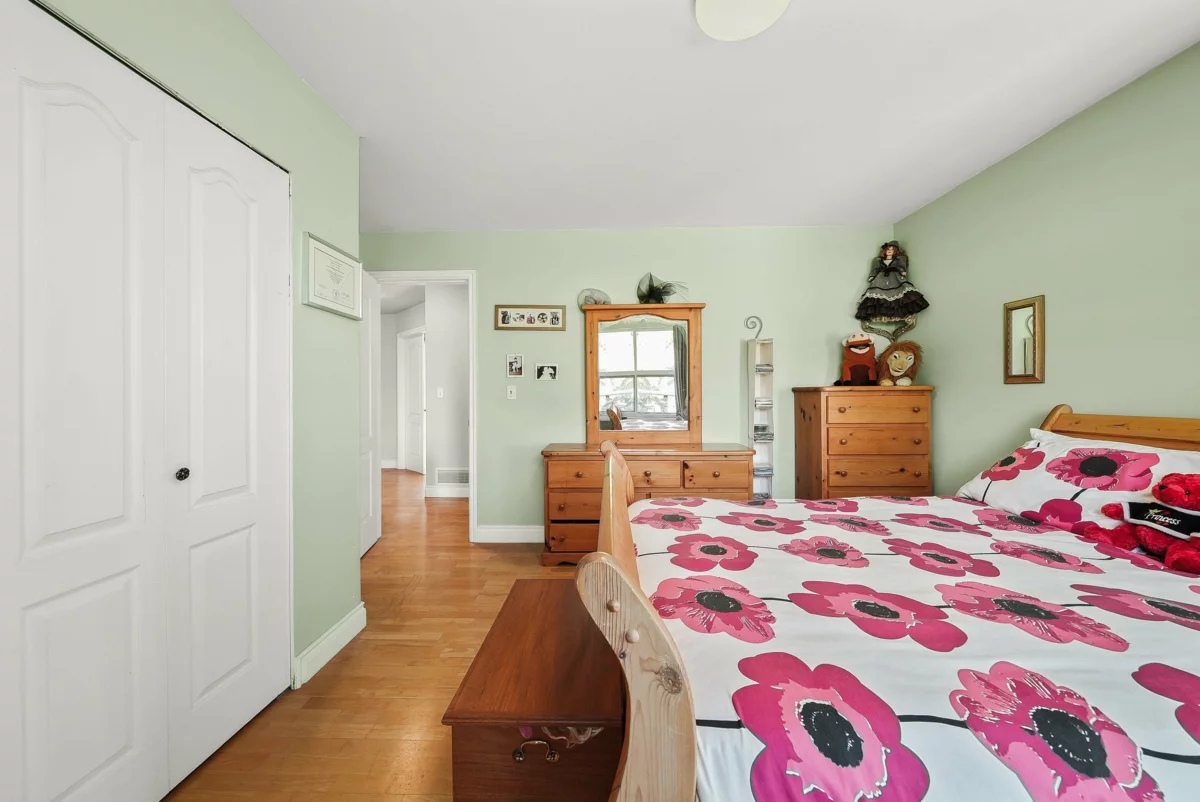 Powder Room Photo of 18152 58 Avenue, Surrey, BC