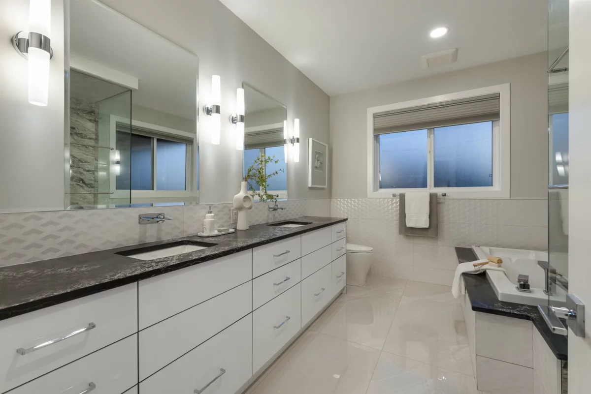 Entry Foyer Photo of 1211 Foster Avenue, Coquitlam, BC