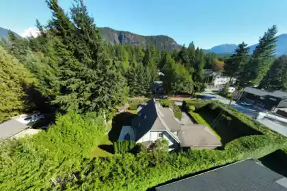 Entry Foyer Photo of 1159 Axen Road, Squamish, BC
