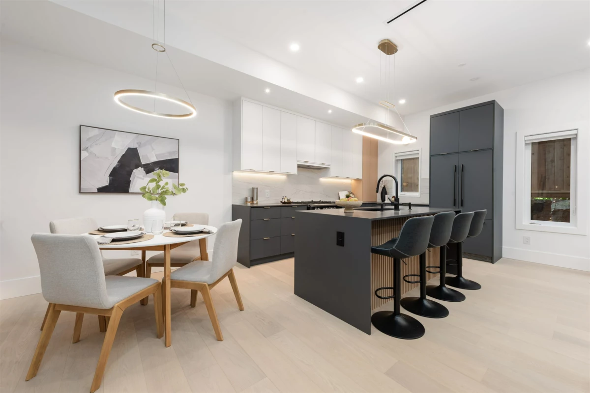 Dining Area Photo of 5 371 E 33rd Avenue, Vancouver, BC