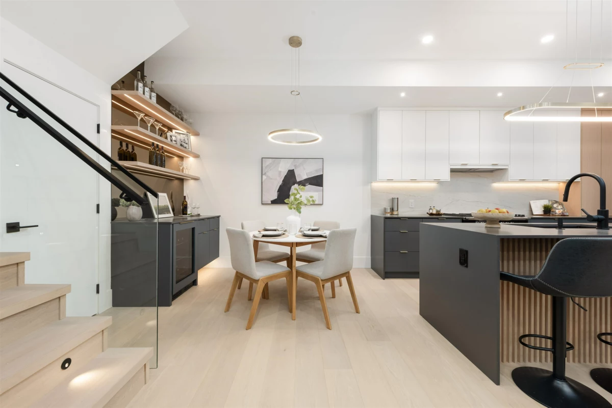 Family Room Photo of 5 371 E 33rd Avenue, Vancouver, BC