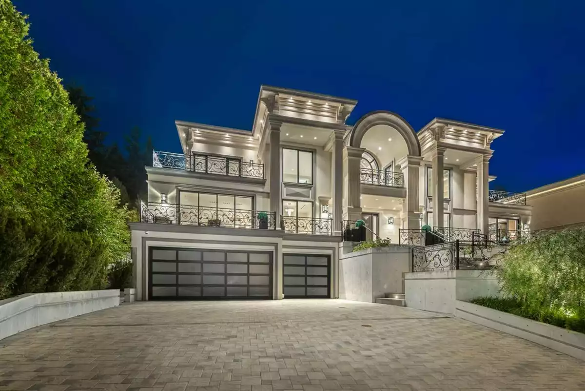 Exterior Front Photo of 1525 Vinson Creek Road, West Vancouver, BC