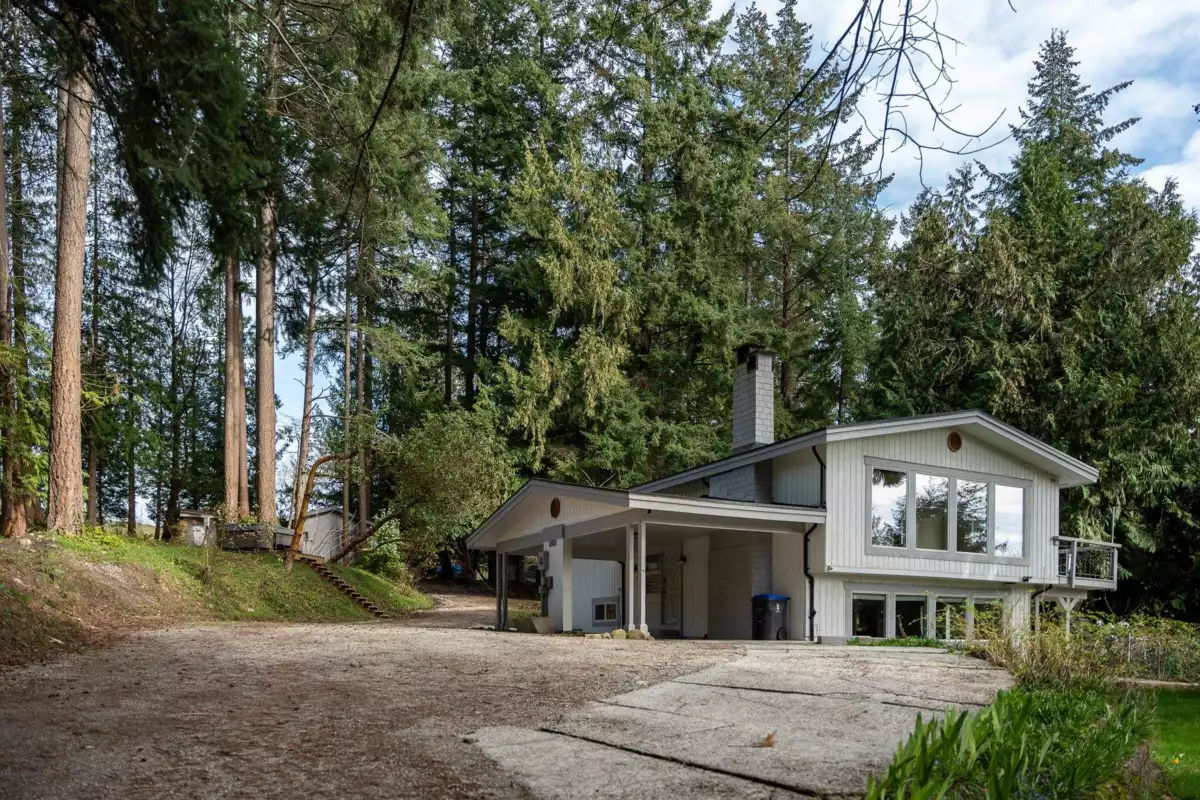 Garage Interior Photo of 5080 Sunshine Coast Highway, Sechelt, BC