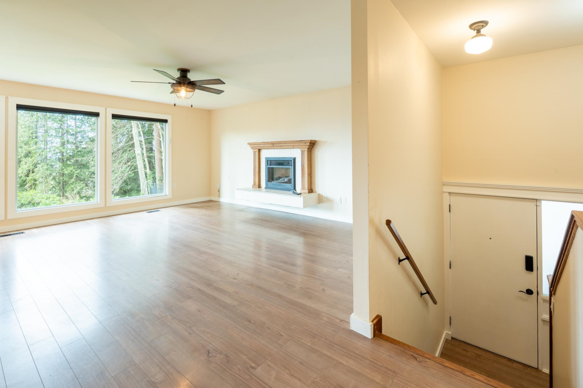 Laundry Room Photo of 5080 Sunshine Coast Highway, Sechelt, BC