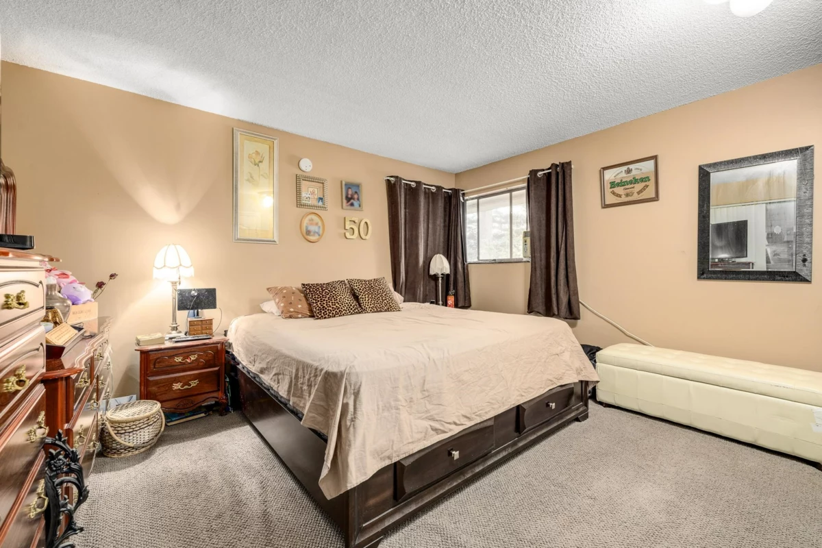 Bedroom 2 Photo of 14834 Holly Park Lane, Surrey, BC