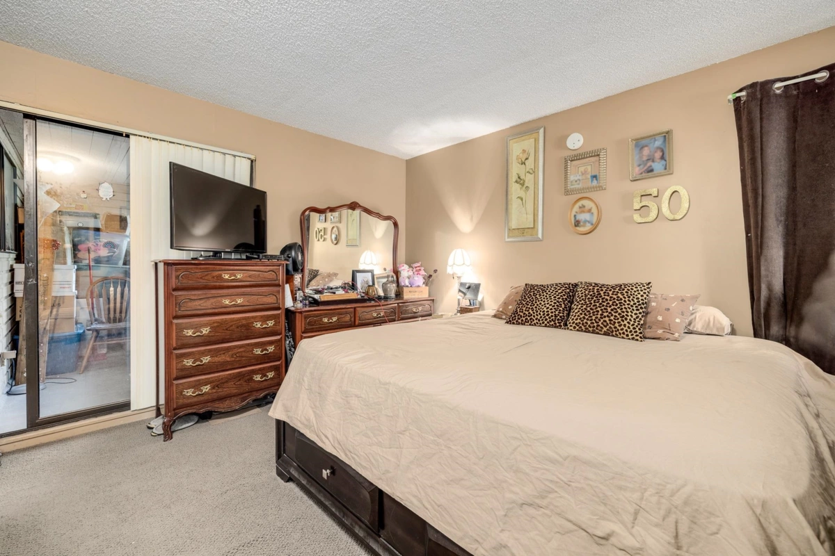 Bedroom 3 Photo of 14834 Holly Park Lane, Surrey, BC