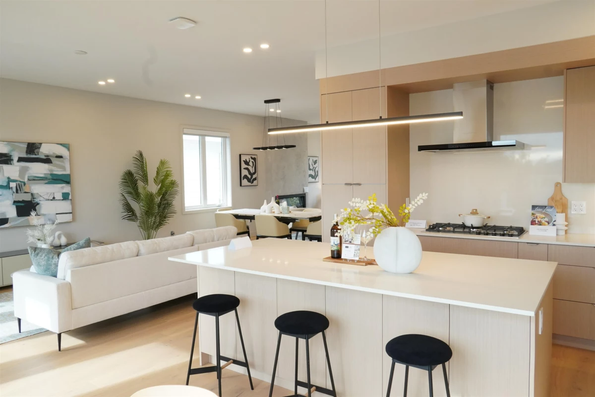 Hot Tub / Spa Photo of 6252 Kitchener Street, Burnaby, BC