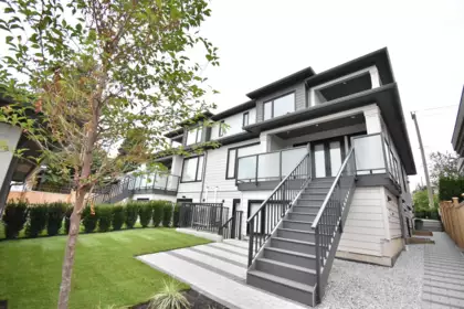 Entry Foyer Photo of 6252 Kitchener Street, Burnaby, BC