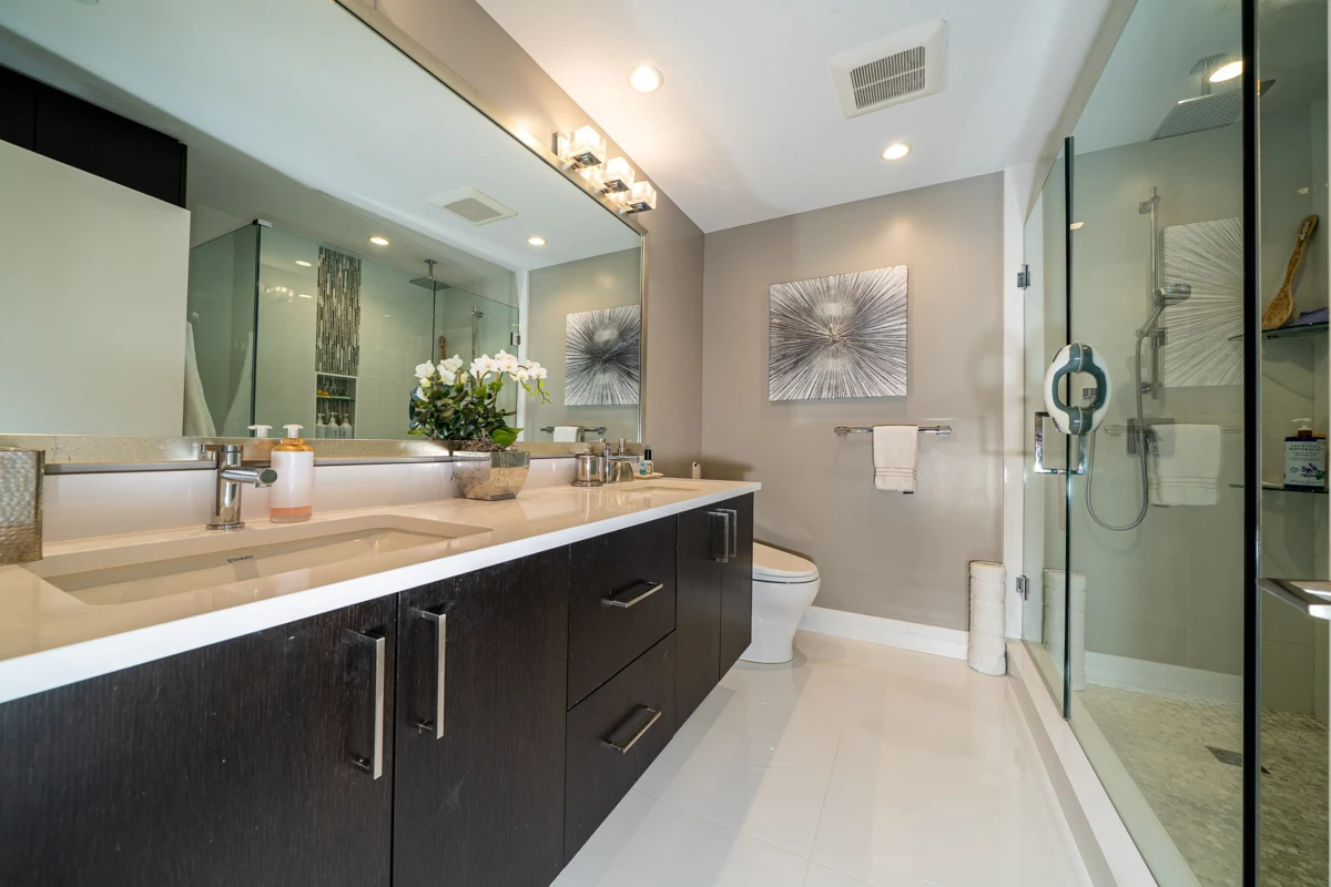 Basement Recreation Room Photo of 2302 125 E 14th Street, North Vancouver, BC