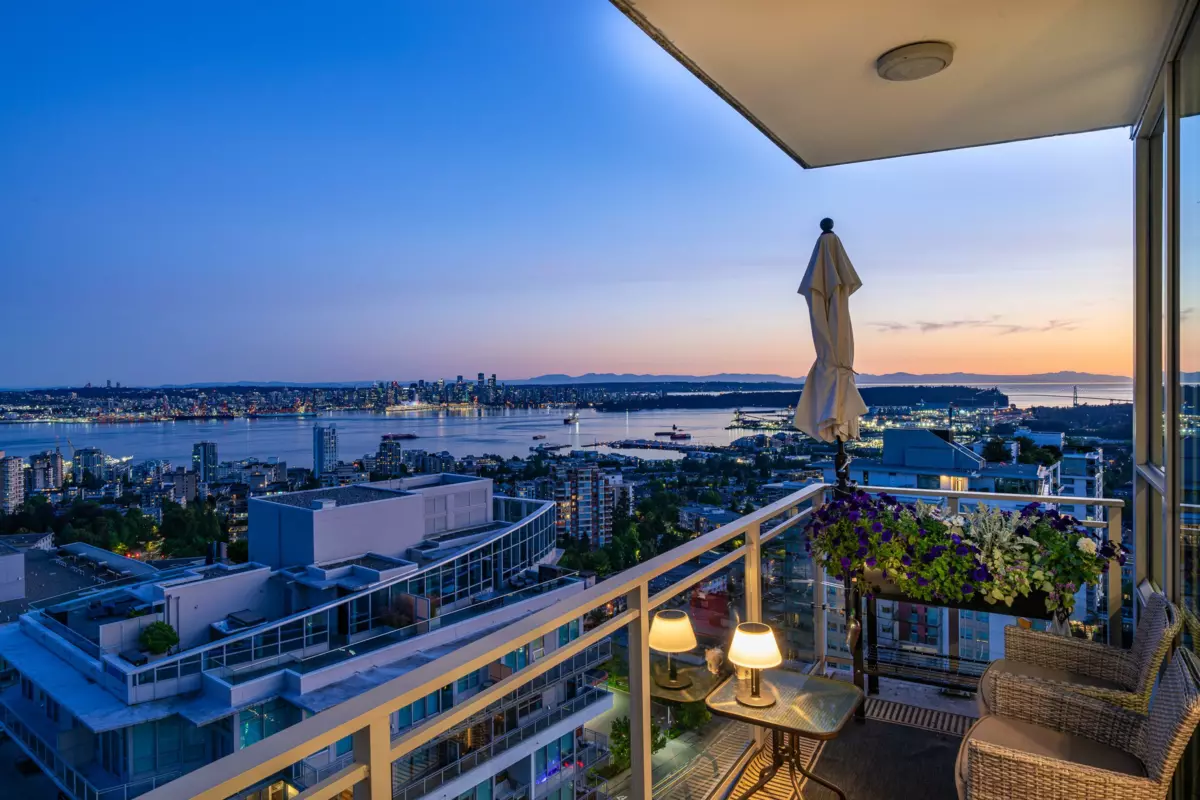 Kitchen Island Photo of 2302 125 E 14th Street, North Vancouver, BC