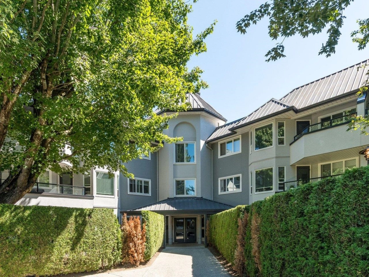 Exterior Front Photo of 314 2700 Mccallum Road, Abbotsford, BC