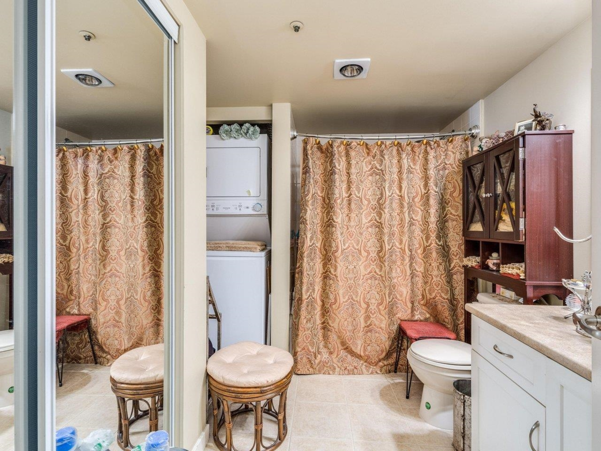 Laundry Room Photo of 314 2700 Mccallum Road, Abbotsford, BC