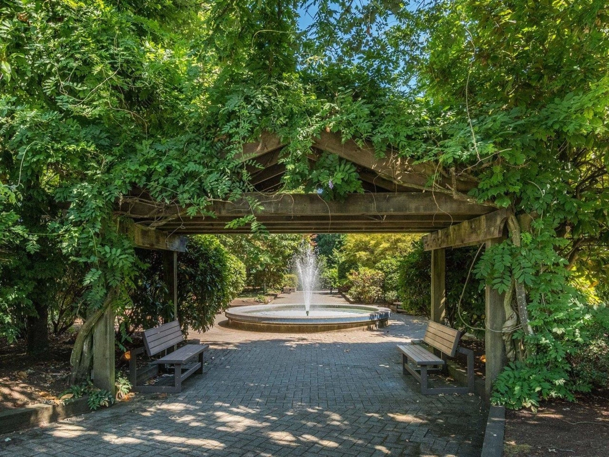 Outdoor Deck Photo of 314 2700 Mccallum Road, Abbotsford, BC