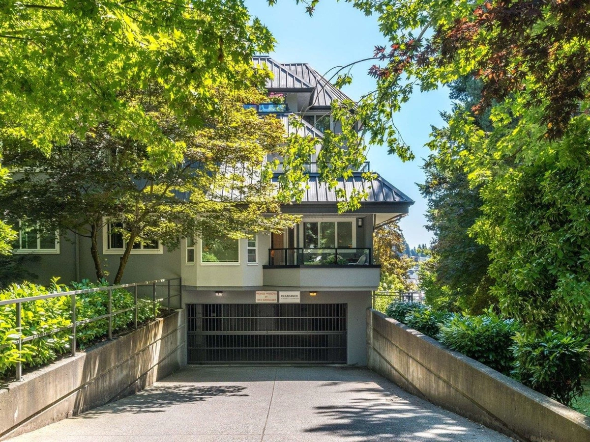 Outdoor Patio Photo of 314 2700 Mccallum Road, Abbotsford, BC