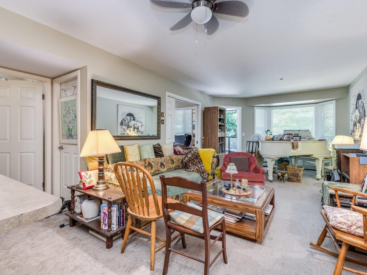 Primary Bathroom Photo of 314 2700 Mccallum Road, Abbotsford, BC