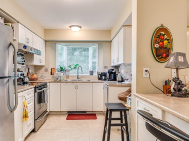 Hallway Photo of 314 2700 Mccallum Road, Abbotsford, BC