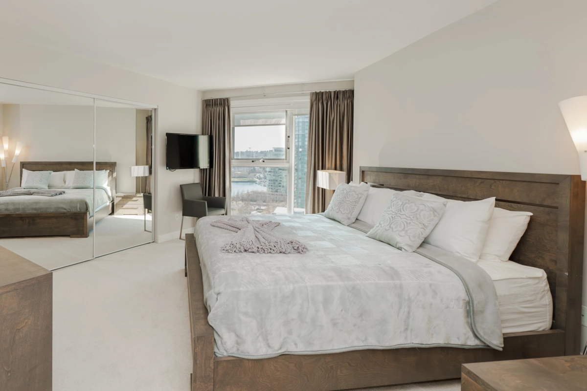 Walk-In Closet Photo of 1503 1323 Homer Street, Vancouver, BC