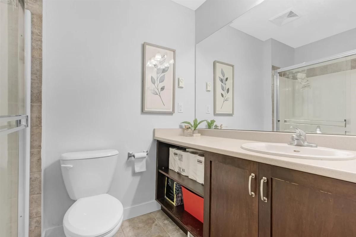 Entry Foyer Photo of 112 17712 57a Avenue, Surrey, BC