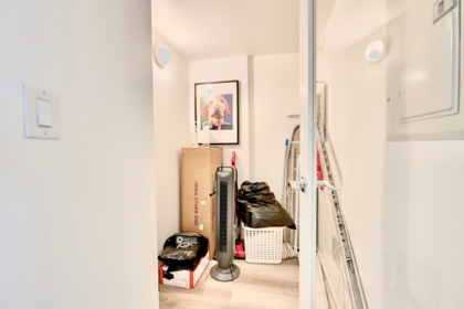 Hallway Photo of 2906 610 Granville Street, Vancouver, BC