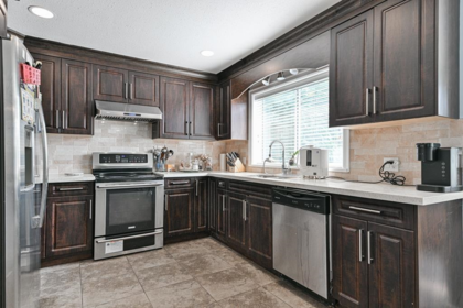 Kitchen Island Photo of 31064 Southern Drive, Abbotsford, BC