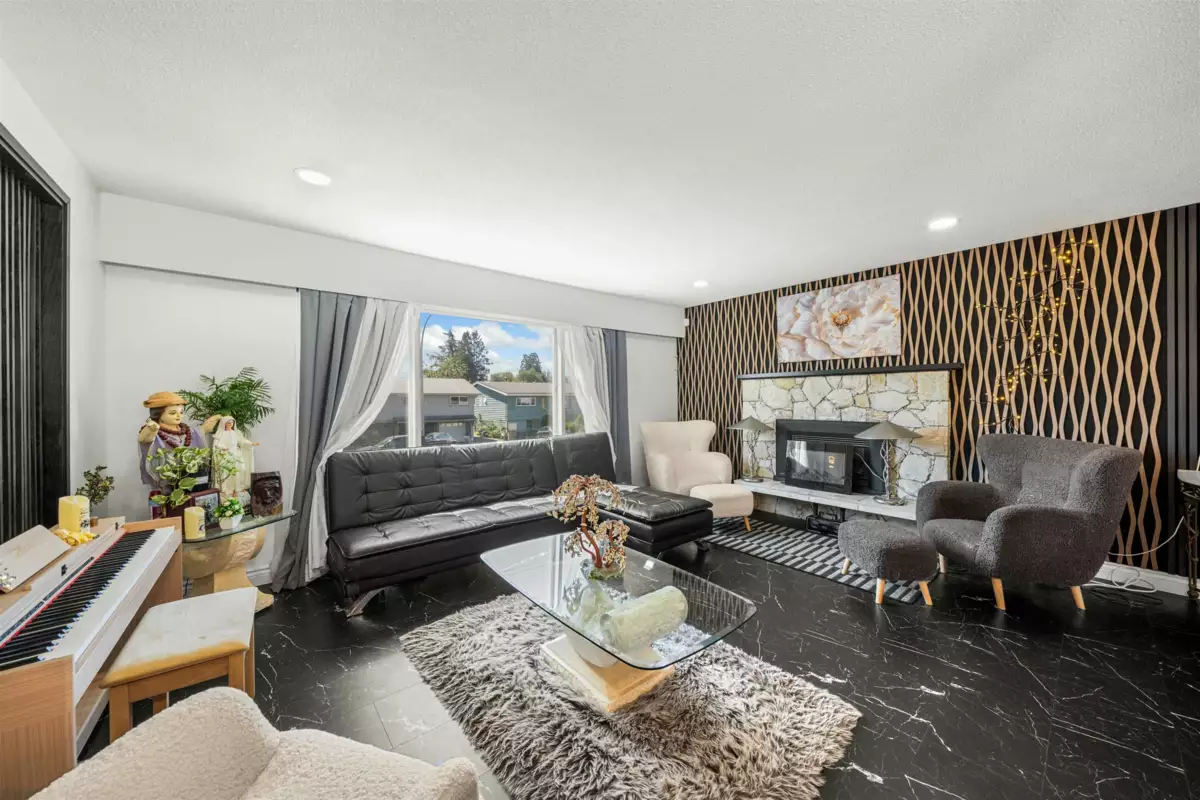 Dining Area Photo of 1121 Prairie Avenue, Port Coquitlam, BC