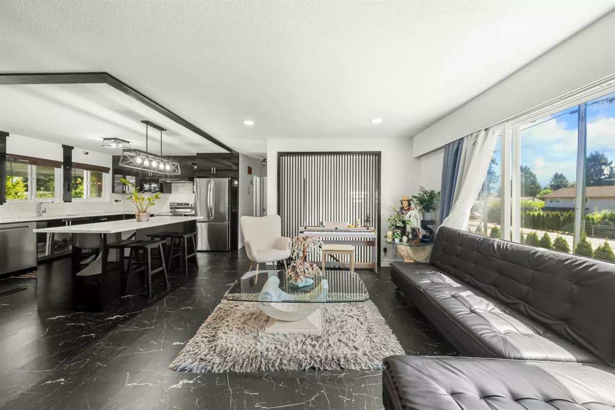 Pantry Photo of 1121 Prairie Avenue, Port Coquitlam, BC