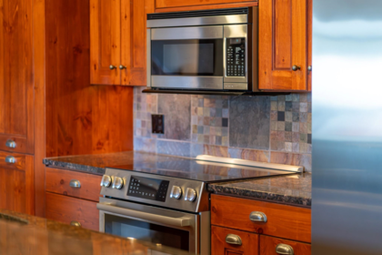 402 2202 Gondola Way, Whistler, BC, Whistler — Apartment/Condo for sale
