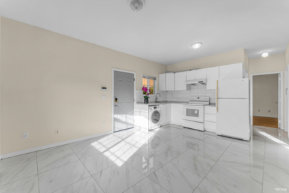 Guest Bathroom Photo of 15949 108 Avenue, Surrey, BC