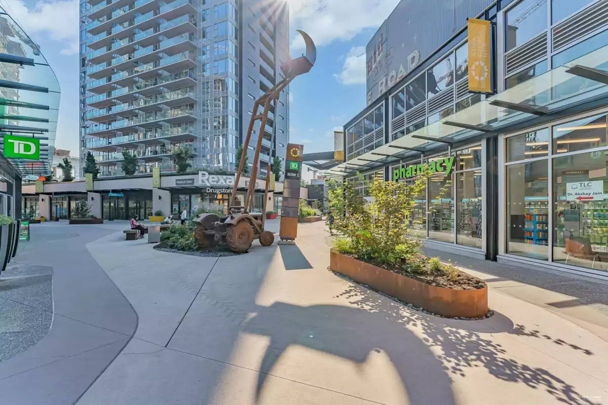 Garden / Landscaping Photo of 1508 13655 Fraser Highway, Surrey, BC