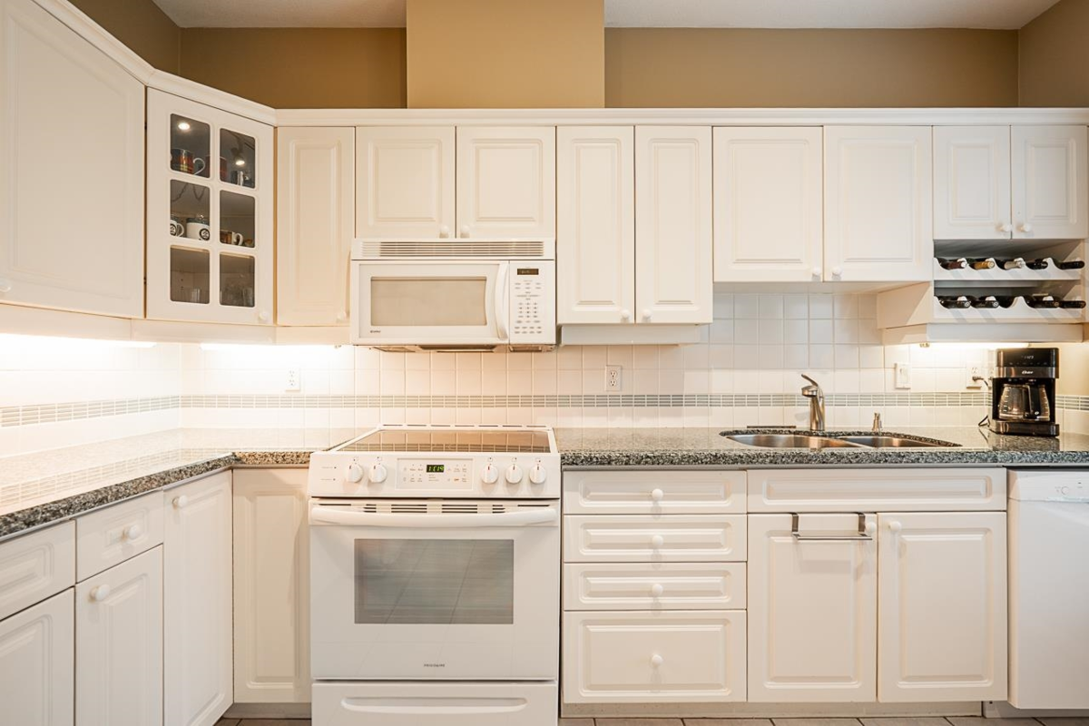 Breakfast Nook Photo of 202 3098 Guildford Way, Coquitlam, BC